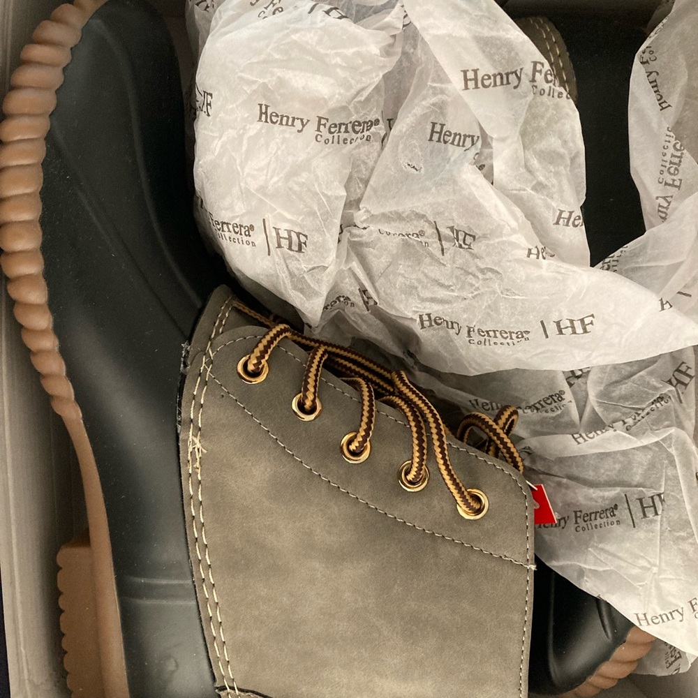 Henry Ferrera Women Size 9 boots